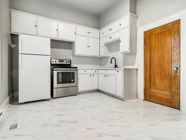 Building Photo - 1740 NW 11th St