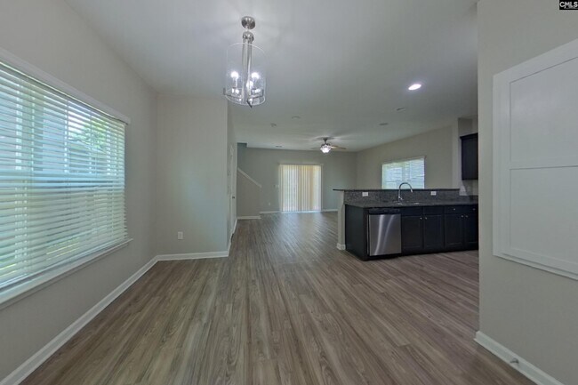 Building Photo - 423 Lanyard Ln