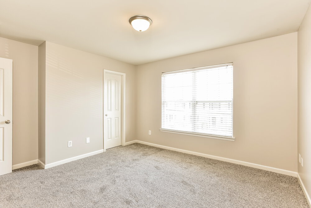 Building Photo - 8043 Logan Dr