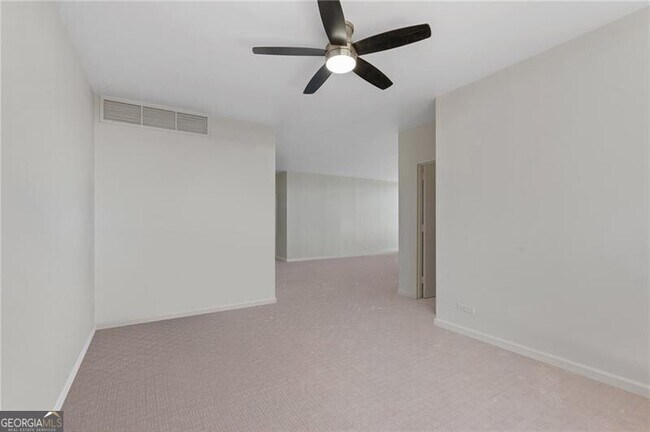 Building Photo - 2575 Peachtree Rd NE