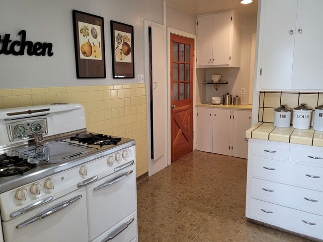 Building Photo - Charming 3 bedroom House in San Bruno