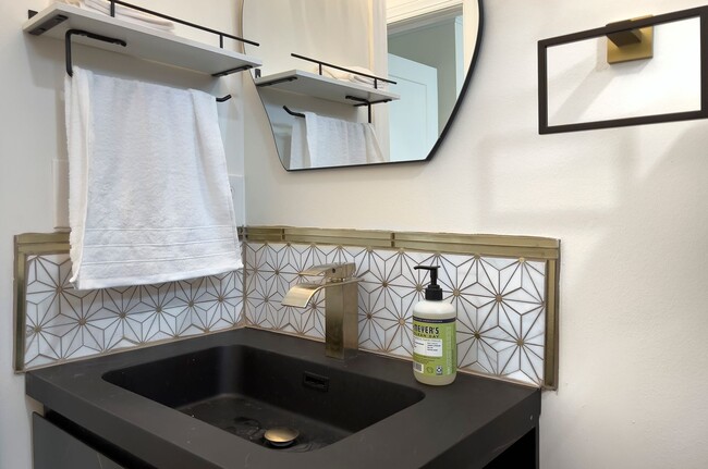 Building Photo - Discover the charm of this FULLY FURNISHED...