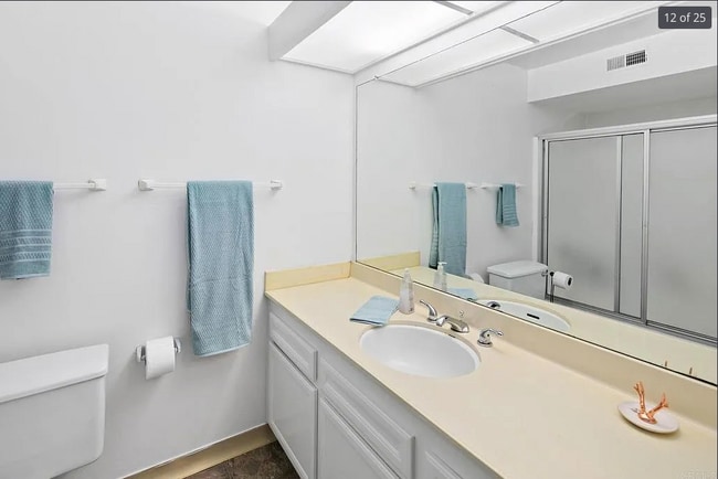 Building Photo - 1498 Gustavo St