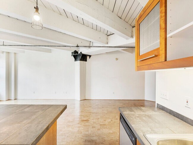 Building Photo - Marshall Wells - North facing Pearl District Loft w/parking/storage/ac