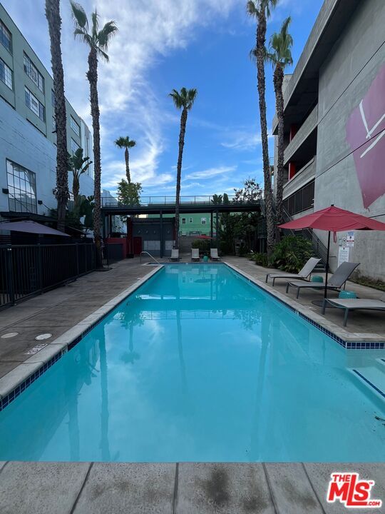 Building Photo - 420 San Pedro St