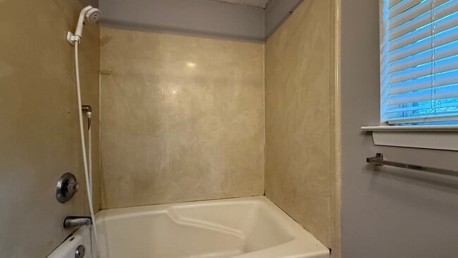 Building Photo - Charming 3-Bedroom Home in the Heart of Ri...