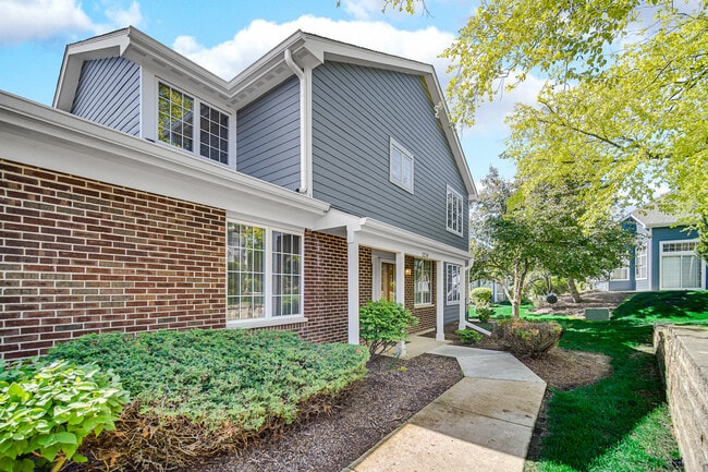 Building Photo - 1214 S Parkside Dr