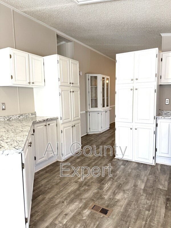 Building Photo - 288 Turner Rd