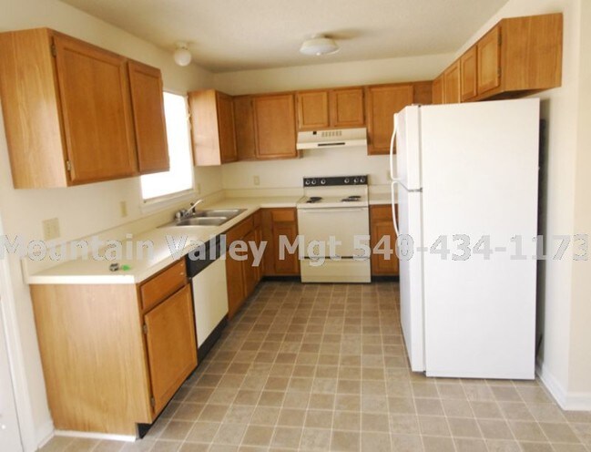 Building Photo - 103 Pennie Layne