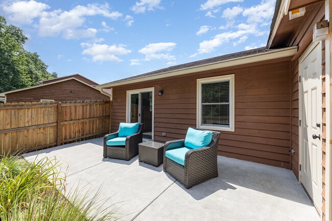 Building Photo - 508 Rock Cliff Ct
