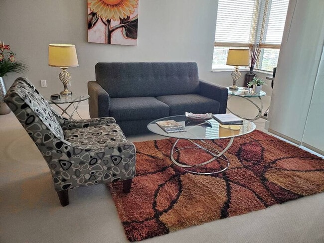 Primary Photo - 1813 E Jarvis St