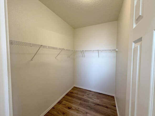 Building Photo - 1105 Meadowlark Way SE
