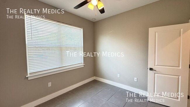 Building Photo - 56 Cordona Dr