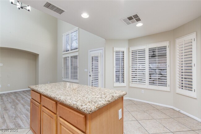 Building Photo - 7649 Lookout Hill St