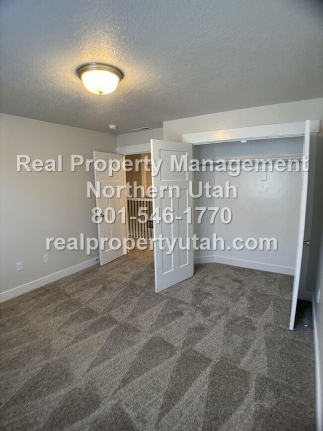 Building Photo - Newly Built 3 Bedroom 2.5 Bath Morgan Town...