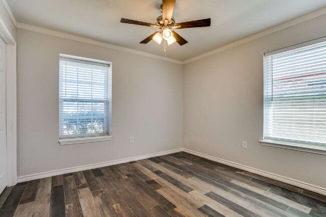 Building Photo - Beautiful Mansfield Home!