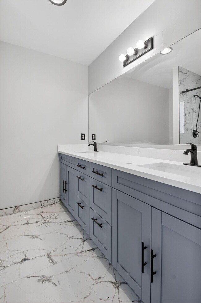 Building Photo - 1728 Arezzo Cir