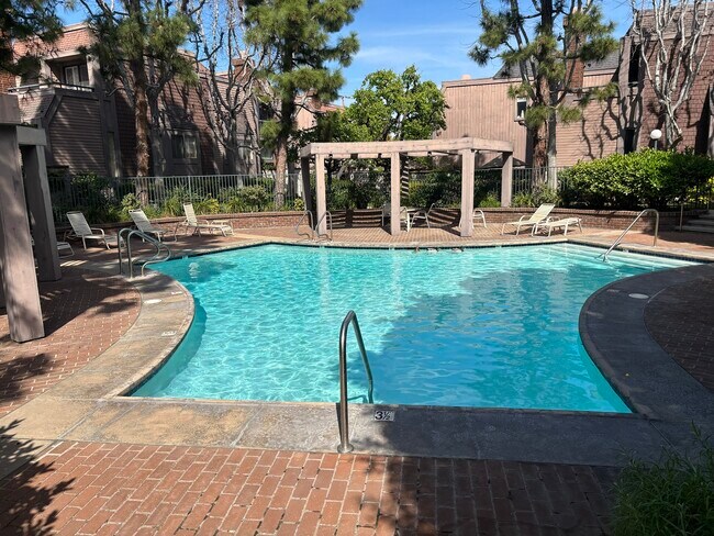 Building Photo - 4541 Alla Rd