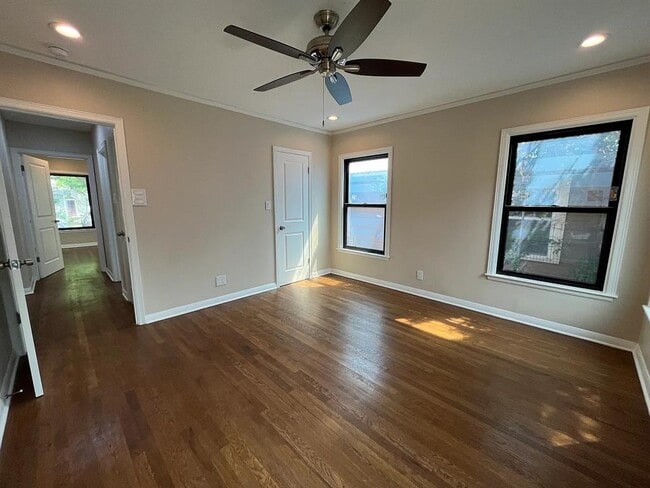 Building Photo - 4412 Bellvue Ave