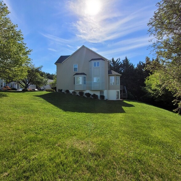 Building Photo - 11201 Yardley Ct