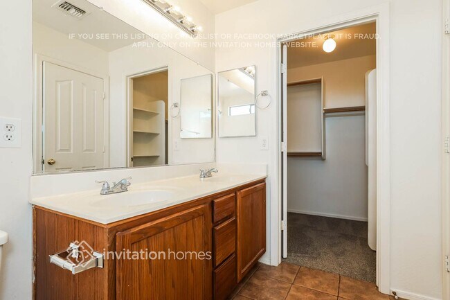 Building Photo - 328 E March St