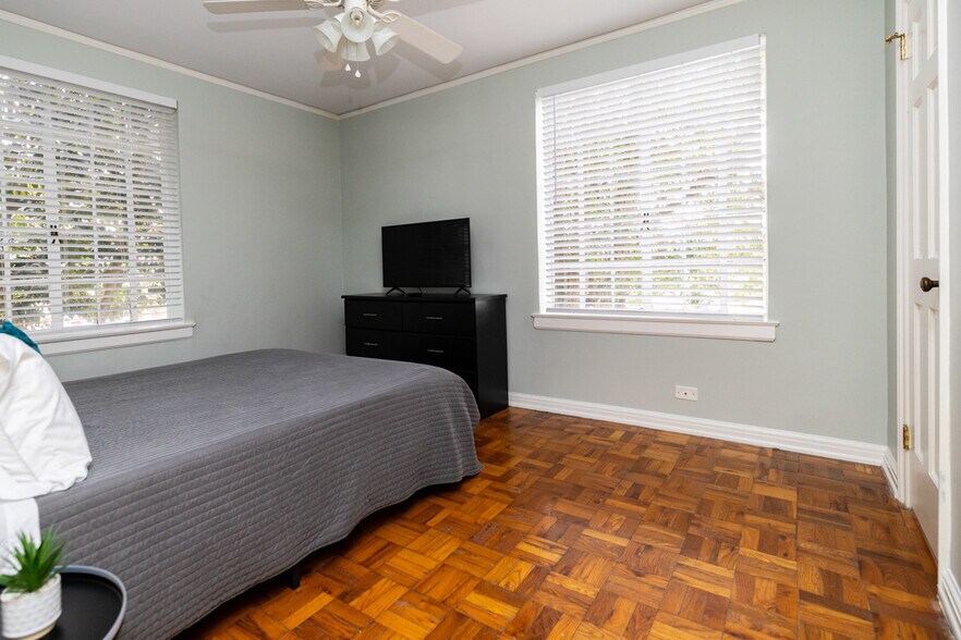 Building Photo - 1700 N Elm St