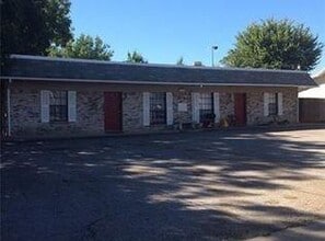 Building Photo - 1408 15th Pl