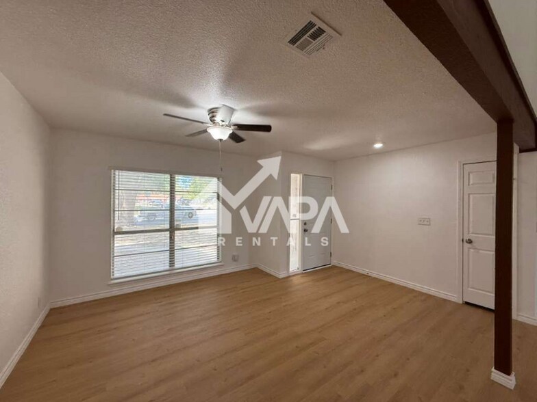 Building Photo - 8342 New World Dr