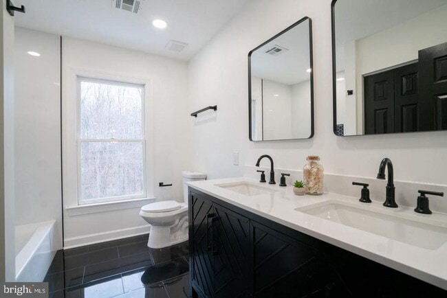 Building Photo - 8261 Tinsley Pl