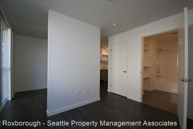 Building Photo - 1720 E Denny Way