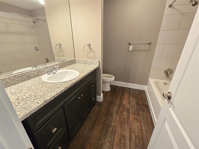 Building Photo - 6000 Shepherd Mountain Cove