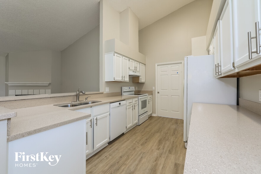 Building Photo - 12436 Braxted Dr