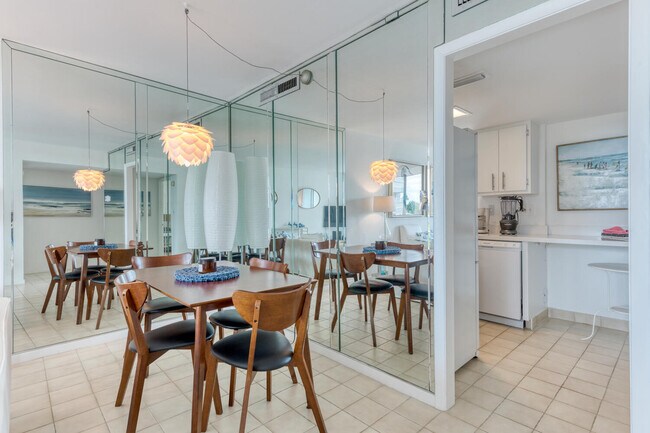 Building Photo - 2505 S Ocean Blvd