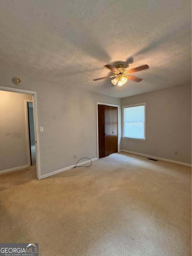 Building Photo - 1905 Karen Cir