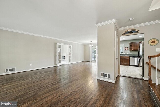 Building Photo - 703 N Naylor St