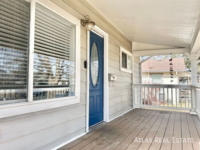 Building Photo - 1553 Ulster St