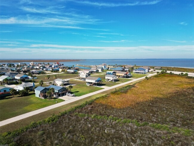 Building Photo - 131 Pieces of 8