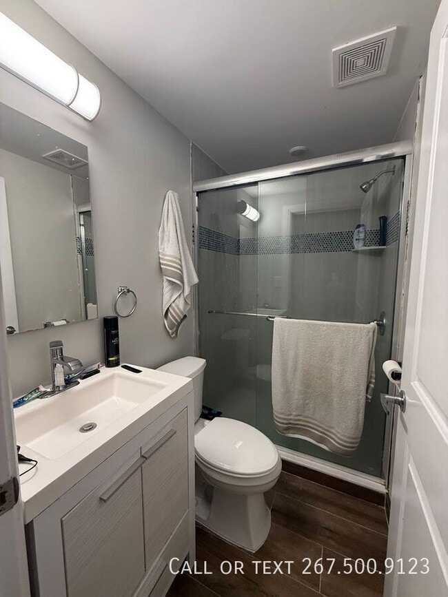 Building Photo - 1229 N Franklin St