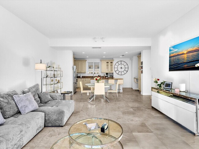 Building Photo - 1801 Coral Heights Blvd