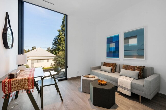 Building Photo - 214 Tucker St