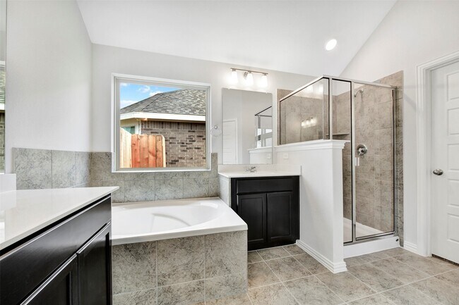 Building Photo - 2207 Villa Flora Ln