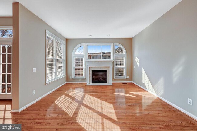 Building Photo - 43903 Thorncroft Terrace