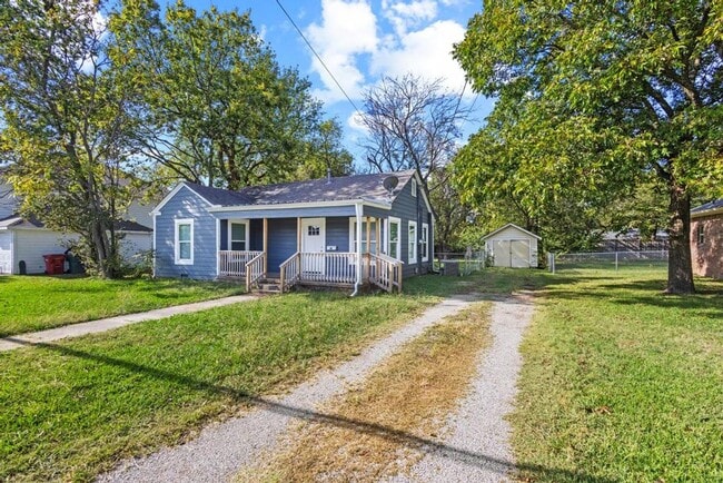 Building Photo - 1708 N Woods St