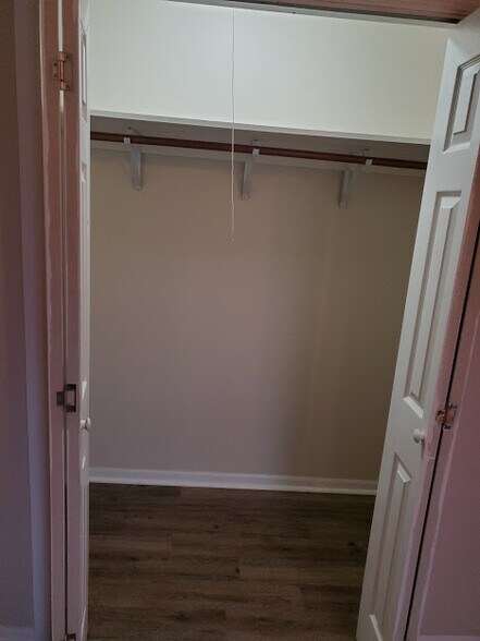 Good sized closet - 4460 Santa Barbara