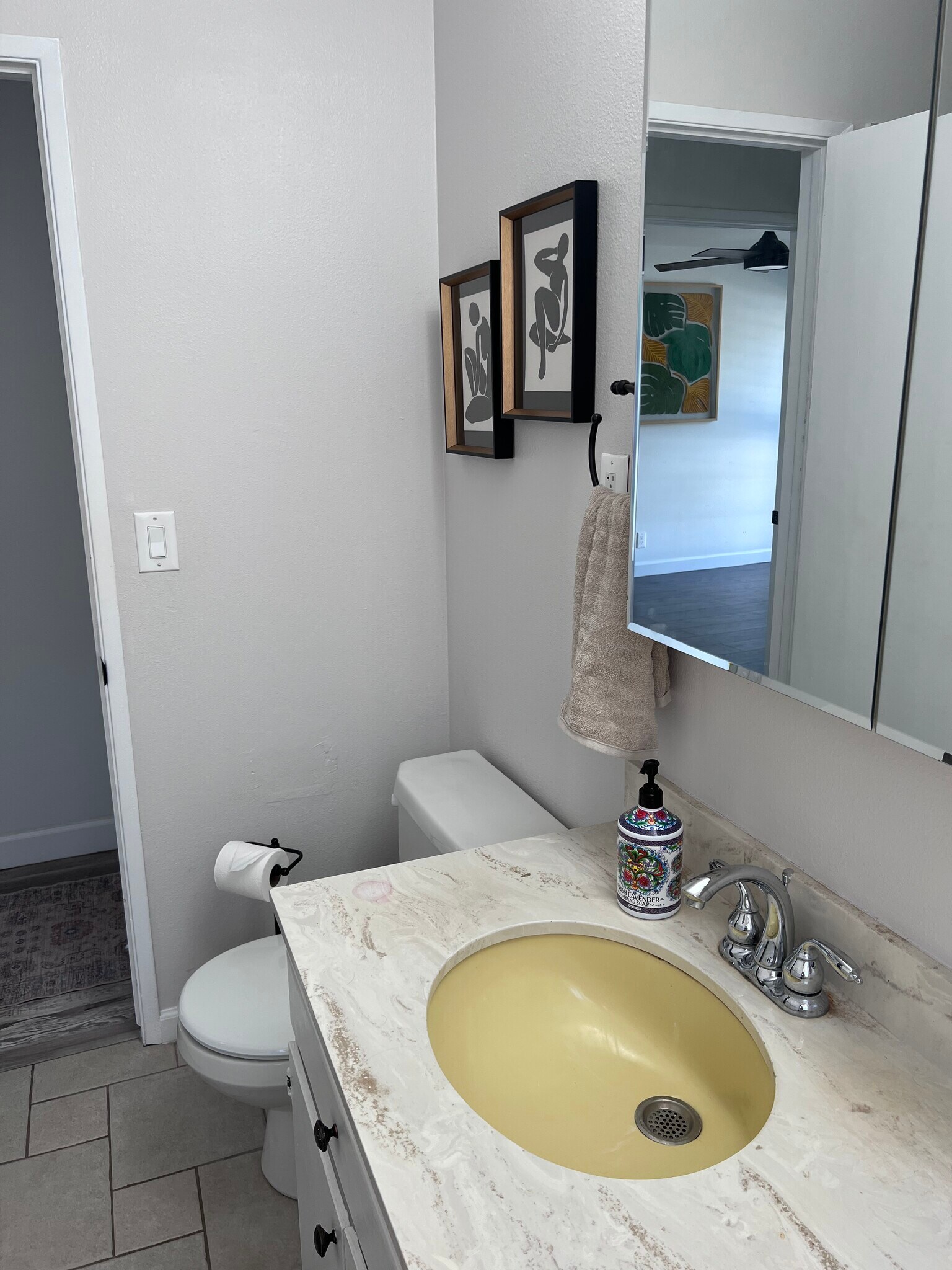 Building Photo - 22848 Cantara St