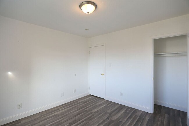 Building Photo - 1871 46th Ave