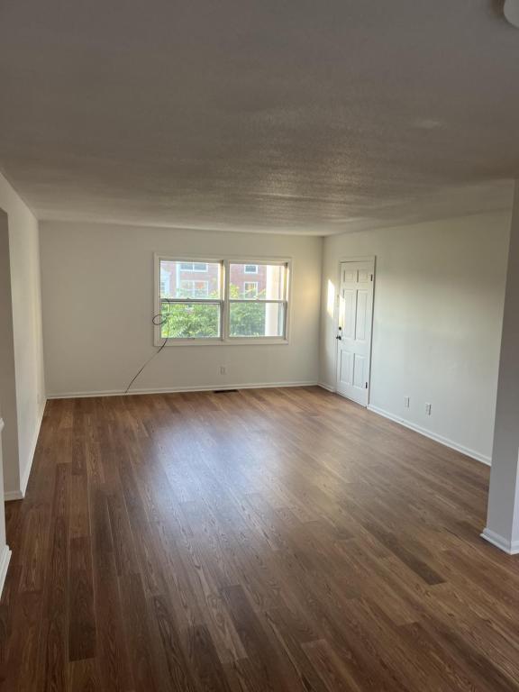 Building Photo - 109 N Russell St