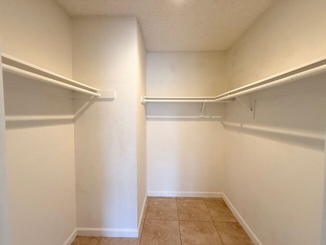 Building Photo - Charming 1 Bed 1 Bath in a gated community