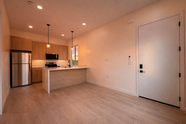 Building Photo - 4606 Shoshoni Ave