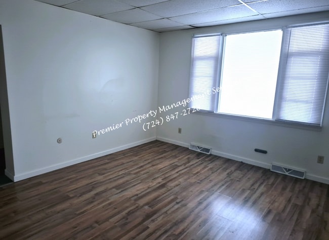 Building Photo - 483 New York Ave